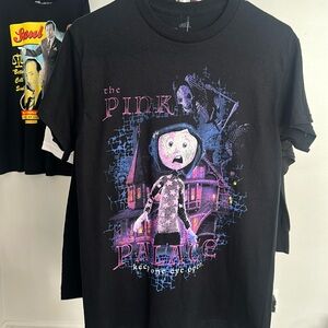 Size M. Coralline branded shirt